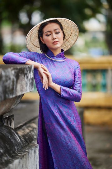 古装历史剧封面，宫廷场景华美服饰，麻花影视高分推荐