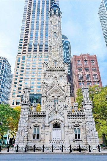 都市情感剧封面，现代都市场景，麻花影视情感剧推荐